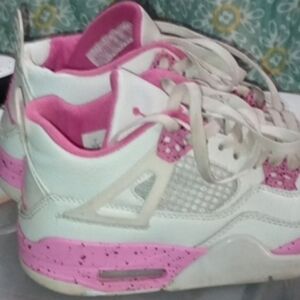 Nike Women's Athletic Shoes - White and Pink